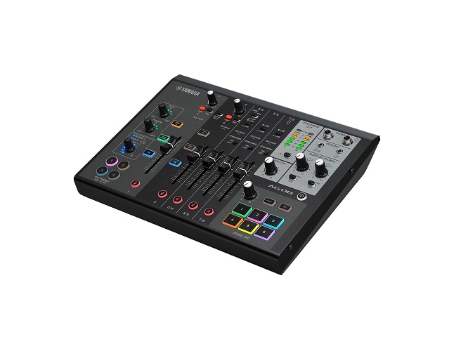 Mixer de áudio Yamaha - AG08 B