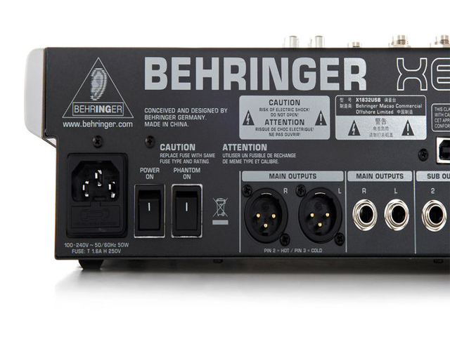 Mixer de Áudio - Behringer Xenyx X1832 USB 