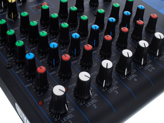 Mixer de áudio Yamaha - MG10