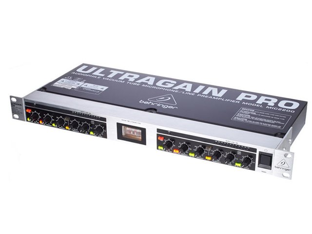 Pré-Amplificador para Microfone Behringer Ultragain Pro MIC2200