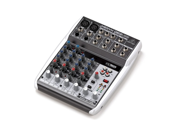 Mixer de Áudio - Behringer Xenyx Q 802 USB