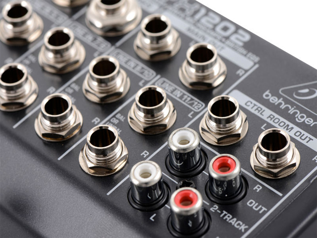 Mixer de Áudio - Behringer Xenyx 1202