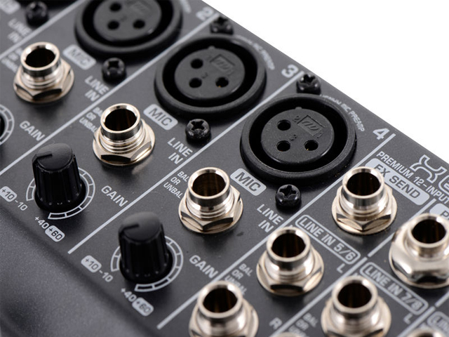 Mixer de Áudio - Behringer Xenyx 1202