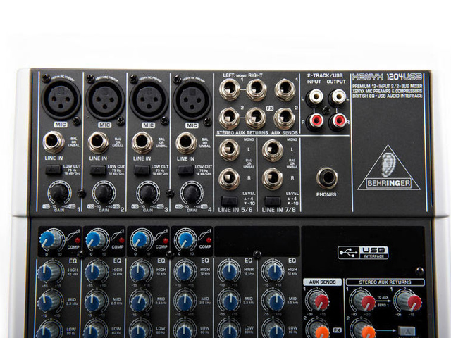 Mixer de Áudio - Behringer Xenyx 1204 USB