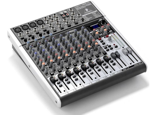 Mixer de Áudio - Behringer Xenyx X1622 USB 